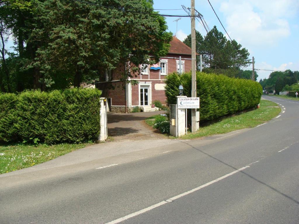 La Demi-Lune Bed and Breakfast Bailleval Eksteriør billede